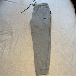 Nike tech joggers
